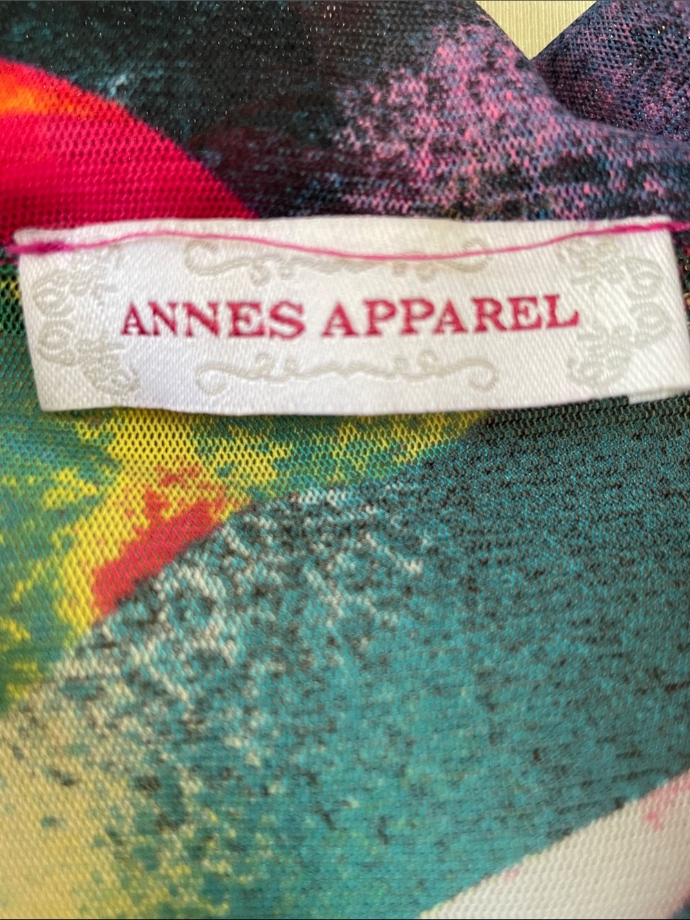 Shorts Romper in Vibrant Abstract Print - Picture 4 of 10